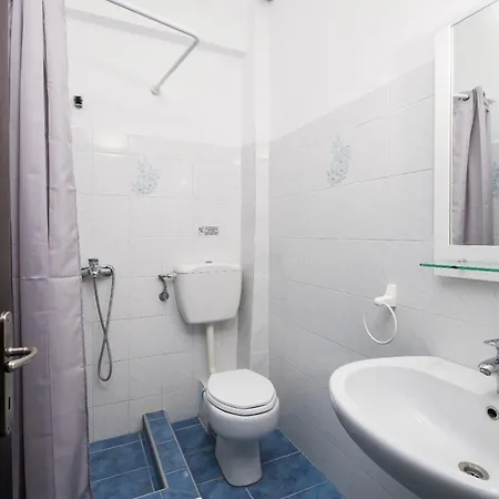 Kentrikon Guest house *